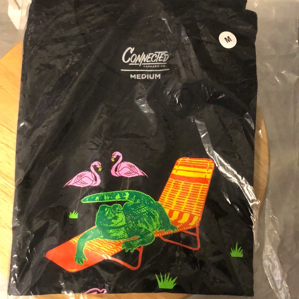 Florida Connections t-shirt brand new Medium